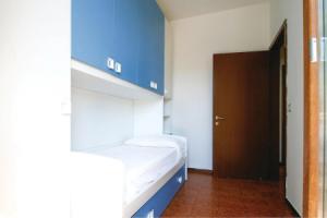 Beautiful Apartment in Rimini With 3 Bedrooms, Римини