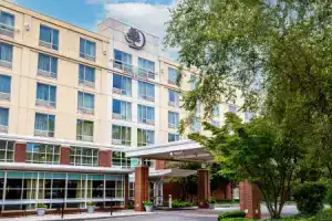 DoubleTree by Hilton Hotel Boston Bayside, Бостон