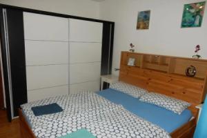Zentrale 3 Zimmer Altbauwohnung mit Balkon, Фленсбург