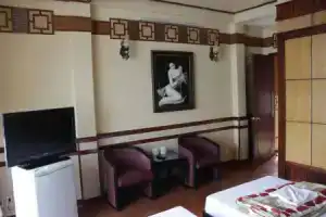 Bee Saigon Hotel, Хошимин