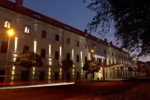 EA Hotel Tereziánský dvůr, Градец-Кралове