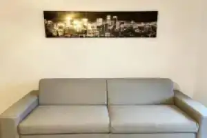 Beautiful apartment with bedroom, sofa bed and large open space with kitchen and terrace-Silver Apartment, Ареццо