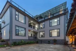 Free Qingjing Homestay (Sanyi International Airport Branch), Лицзян