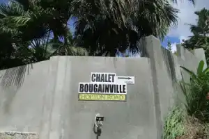 Гостевой дом «Chalets Bougainville», Такамака