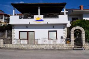 Apartments Krvavac, Komarna