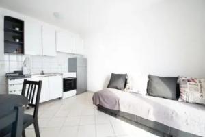 Pozega Apartment, Новаля