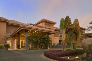 Отель «Dusit Thani Lakeview Cairo», Каир