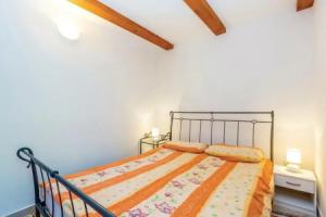 Stunning Home in Banjol With Wifi and 1 Bedrooms, Раб