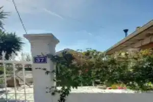 a Flower House in Corfu Close to Beach and Town, Керкира
