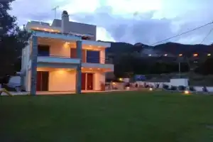 OUR HOUSE  Luxury Apartments, Палеон-Цифликион