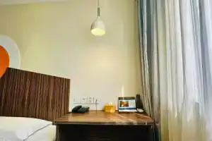 Отель «Hi Inn North Xizang Road», Шанхай