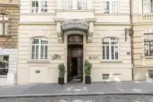 Hotel «Josefine», Вена