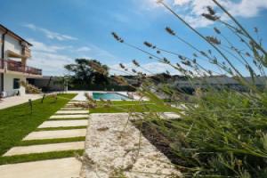 Villa Felix, Betina