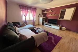 Schöne 3 Zimmer Wohnung, Обервезель