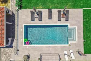 Amazing Home in Zaboric With 4 Bedrooms, Wifi and Outdoor Swimming Pool, Zaboric