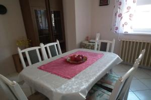 Sunbeam 3-bed Apartment in Eger, Эгер