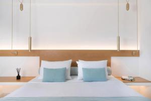 Santorini Kastelli Resort, Камари