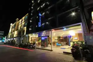 The Crystal Beach Hotel, Патонг