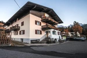 Hotel «Fines», Фунес