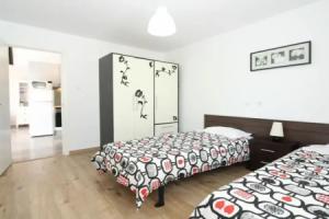 Residence by G - Avenida de Cantabria 60, Сантандер