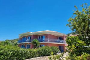 Julietta Suites, Ласси