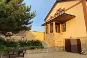 Tur House U Morya Guest House, Махачкала