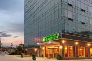 Отель «Wyndham Garden Long Island City», Куинс