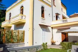 Relais Villa Montedonzelli, Неаполь