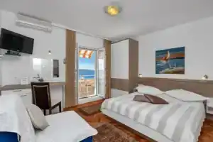 Apartmans Lale, Брела