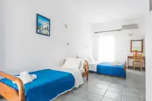 SANTORINI BREEZE, Периволос