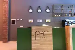 Arc Hotel Tirana, Тирана