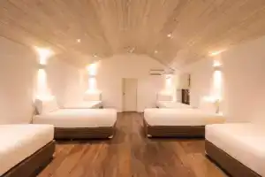 Hotel «J, Unawatuna», Унаватуна