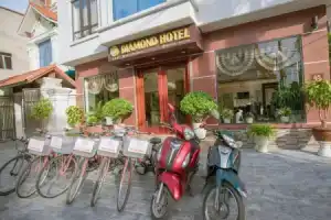 Diamond Hotel, Нинь Бинь