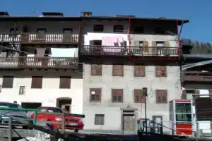 COL DE RIF Piccolo Appartamento Storico Dolomiti, Фалькаде