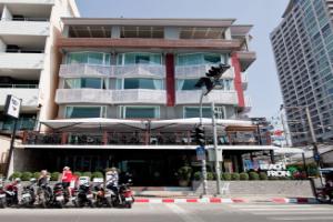The Beach Front Resort, Pattaya, Паттайя