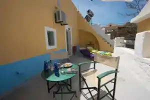 Villa Petros, Сими