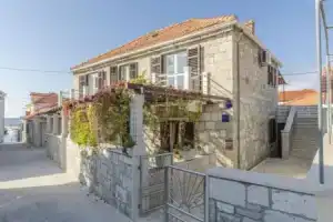 Apartment Lile - 30m from beach, Postira