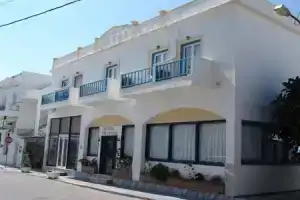 Hotel «Meltemi», Адамас