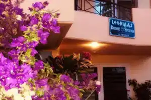 Leonidas Rooms, Платаньяс