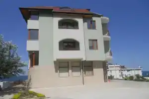 Family Hotel Amore, Бяла