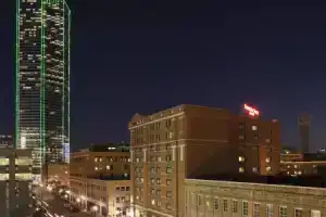 Отель «SpringHill Suites by Marriott Dallas Downtown / West End», Даллас