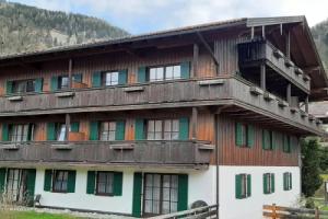 Lush Apartment in Bayrischzell With 2 Saunas, Байришцелль