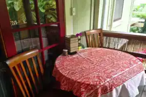 Hilo Bay Hale Bed and Breakfast, Хило