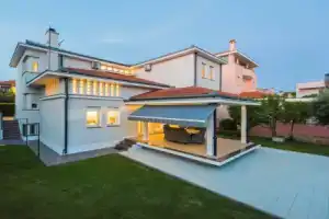 Seaside Villa in Zadar With Swimming Pool, Задар