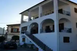 Katerina & Elia's Family House, Леонидион