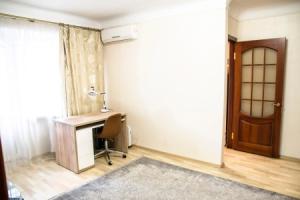 Apartments in the park area of the Dnipro, Днепропетровск