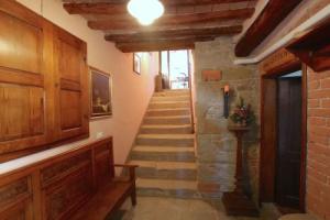 Spacious Mansion in Tuscany with Swimming Pool, Чивителла-ин-Валь-ди-Кьяна
