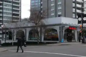 Апарт-отель «Divya Sutra Suites on Robson Downtown», Ванкувер