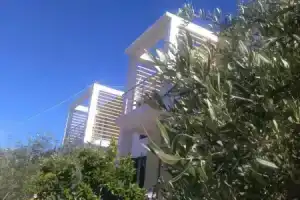 Guest House Solive, Химара