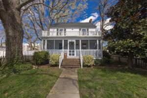 23rd Street White House 4 Bedrooms 2 Bathrooms Home, Вирджиния Бич